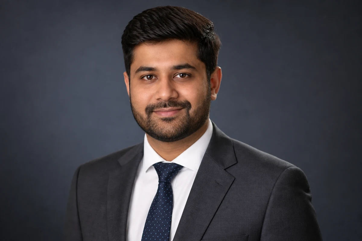 LinkedIn Professional Headshot AI Photo Editing Prompt